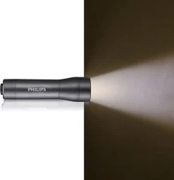 Philips Zaklamp - SFL4000T/10 - LED-zaklamp - Incl. 3 AAA-Batterijen - 120 Lumen - Zwart - IPX4 Waterdicht - Draagbare Lamp 9 Philips Zaklamp - SFL4000T/10 - LED-zaklamp - Incl. 3 AAA-Batterijen - 120 Lumen - Zwart - IPX4 Waterdicht - Draagbare Lamp -Kampeerclub 1160x1200 8