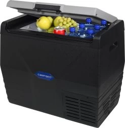 Campart Koelbox XXL CB-8695 – Koelen En Vriezen – LED Display Met Digitale Temperatuurweergave - Coolbox 230V En 12V - 35 Liter - Zwart -Kampeerclub 1171x1200 1