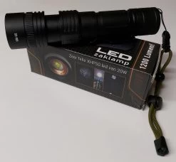 Zaklamp LED Oplaadbaar USB 5000 MAh Militaire Zaklamp 1200 Echte Lumen KM-55 -Kampeerclub 1200x1107 8
