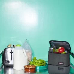 Eastpak Oval Lunch Koeltas Black 7 Eastpak Oval Lunch Koeltas Black -Kampeerclub 1200x1200 1030