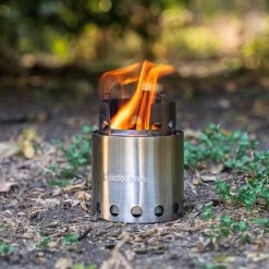 Solo Stove Lite Draagbare Kooktoestel. Geen Vloeibare Brandstof Nodig. Krachtige Efficiënte Houtverbranding En Weinig Rook. Voor 1-2 Personen, 304 Roestvrijstaal, Compact ⌀ 10,8 Cm, Hoogte 14,5 Cm, 255g. -Kampeerclub 1200x1200 1692