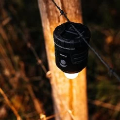 Favour L1061 Camping Lamp LED, 875 Lumen, IP64, Waterdicht, Draagbare Kampeerlamp, Tentlamp, Schokbestendig, 4 Verschillende Lichtmodi Incl Kaarslicht-modus, Afneembaar Deksel, Handig & Compact Formaat -Kampeerclub 1200x1200 1850