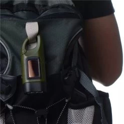 Dynamo En Solar LED Zaklamp Met Clip - Oplaadbare Flashlight - Op Zonne- Energie Gedreven - Met Hand Gedreven Dynamo Oplaad Functie - Handmatig Aangedreven Oplaad Lamp - Geschikt Voor Kamperen, Outdoor Activiteiten, Noodpakket - Groen -Kampeerclub 1200x1200 1932