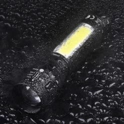 USB Oplaadbare Zaklamp - Zeer Fel - Waterdicht - Multi Functioneel - LED - Klein -Kampeerclub 1200x1200 2023