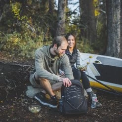 Koeltas Rugzak (25L) - Geschikt Voor 28 Blikjes - Lunchtas Voor Dames En Heren - Zwart -Kampeerclub 1200x1200 425