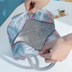 Koeltas - Lunchtas - Volwassenen En Kinderen - Compact & Handig: Zomer - Picknick -School - Lunch - Werk - Grijs Flamingo -Kampeerclub 1200x1200 540