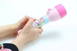 Zaklamp Unicorn Voor Kinderen | Nachtlamp Eenhoorn LED Werkt Op 2 AA Batterijen | 16cm | FL01 -Kampeerclub 1200x799 114