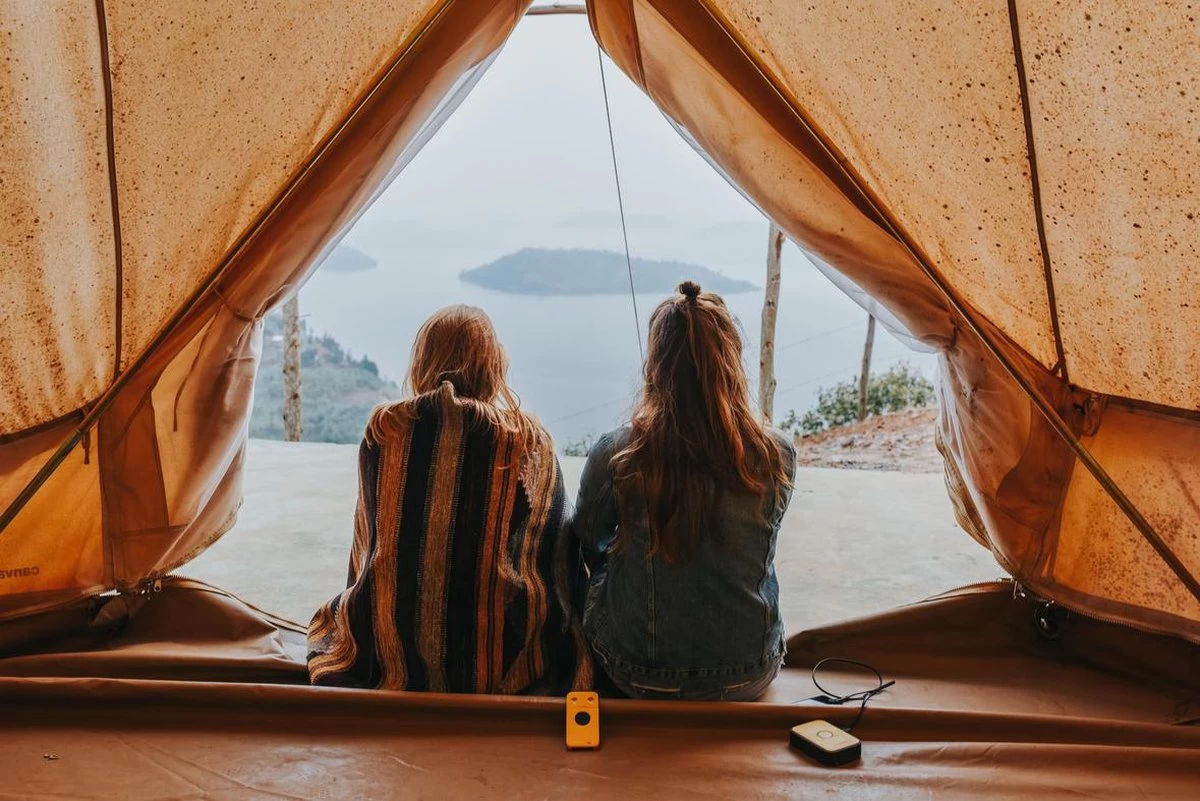 WakaWaka Light Geel - LED Lamp Op Zonne-energie - Zelfopladend 6 WakaWaka Light Geel - LED Lamp Op Zonne-energie - Zelfopladend - Afbeelding 6