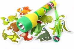 Kids Licensing Zaklamp Dino Voor Kinderen | Nachtlamp Dinosaurus LED + 10 Gratis Dino Stickers | Werkt Op 2 AA Batterijen | 16cm | FL03 -Kampeerclub 1200x803 20