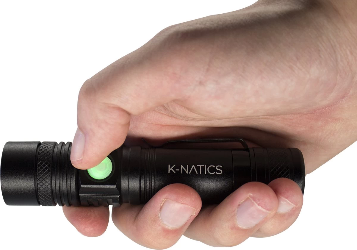 K-NATICS LITE Militaire LED Zaklamp - 1500 Lumen - 2200mAh Batterij - Zoomfunctie - 2 Jaar Garantie! 6 K-NATICS LITE Militaire LED Zaklamp - 1500 Lumen - 2200mAh Batterij - Zoomfunctie - 2 Jaar Garantie! - Afbeelding 6