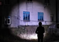 Creartix - Oplaadbare USB LED-zaklamp - Herlaadbare Flashlight Waterproof - 800 Lumen - Met Zoom - Waterbestendig - Zwart 11 Creartix - Oplaadbare USB LED-zaklamp - Herlaadbare Flashlight Waterproof - 800 Lumen - Met Zoom - Waterbestendig - Zwart -Kampeerclub 1200x849 5