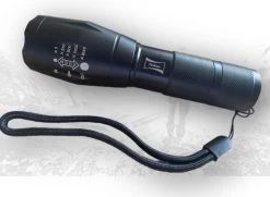 Merkloos Teskies Militaire LED Zaklamp Oplaadbaar - Opbergkit - IPX-6 Waterresistent - 1000 Lumen - Zwart