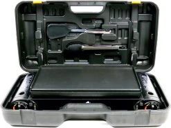 T&S - Draagbaar Dubbel Gasvuur Met Grillplaat En Transportkist - Camping Kooktoestel - Kookstel - Bakplaat - Gasfornuis - 2 Pits - Elektrische Ontsteking - Kookvuur - Kampeer Vuur -Kampeerclub 1200x894 5