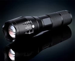 FlinQ Militaire Zaklamp - LED Zaklamp - Inclusief 3 Batterijen - Inzoombaar - 2000 Lumen 5 FlinQ Militaire Zaklamp - LED Zaklamp - Inclusief 3 Batterijen - Inzoombaar - 2000 Lumen -Kampeerclub 1200x988 10