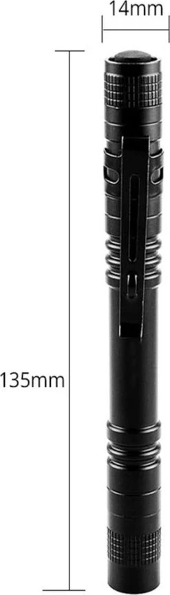 2 Stuks - Aluminium LED Pen Light - Draagbare Metalen Zaklamp - Pocket Penlight - 500 Lumen - IPX4 Waterdicht - Ultra Helder Pen Lampje - Met Clip - Batterij Aangedreven - Zwart -Kampeerclub 344x1200