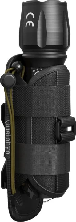 Militaire Zaklamp LED Oplaadbaar USB - 3000 Lumen - Holster - 3000 MAh Batterij - Aanpasbare Zoom - 5 Lichtmodi - IP65 Spatwaterdicht - Zwart -Kampeerclub 413x1200