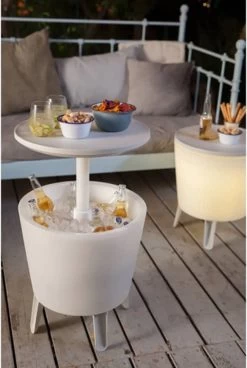 Keter Coolbar Partytafel – Lichtgevend - 49,5x49,5x57cm - Wit 13 Keter Coolbar Partytafel – Lichtgevend - 49,5x49,5x57cm - Wit -Kampeerclub 806x1200 2